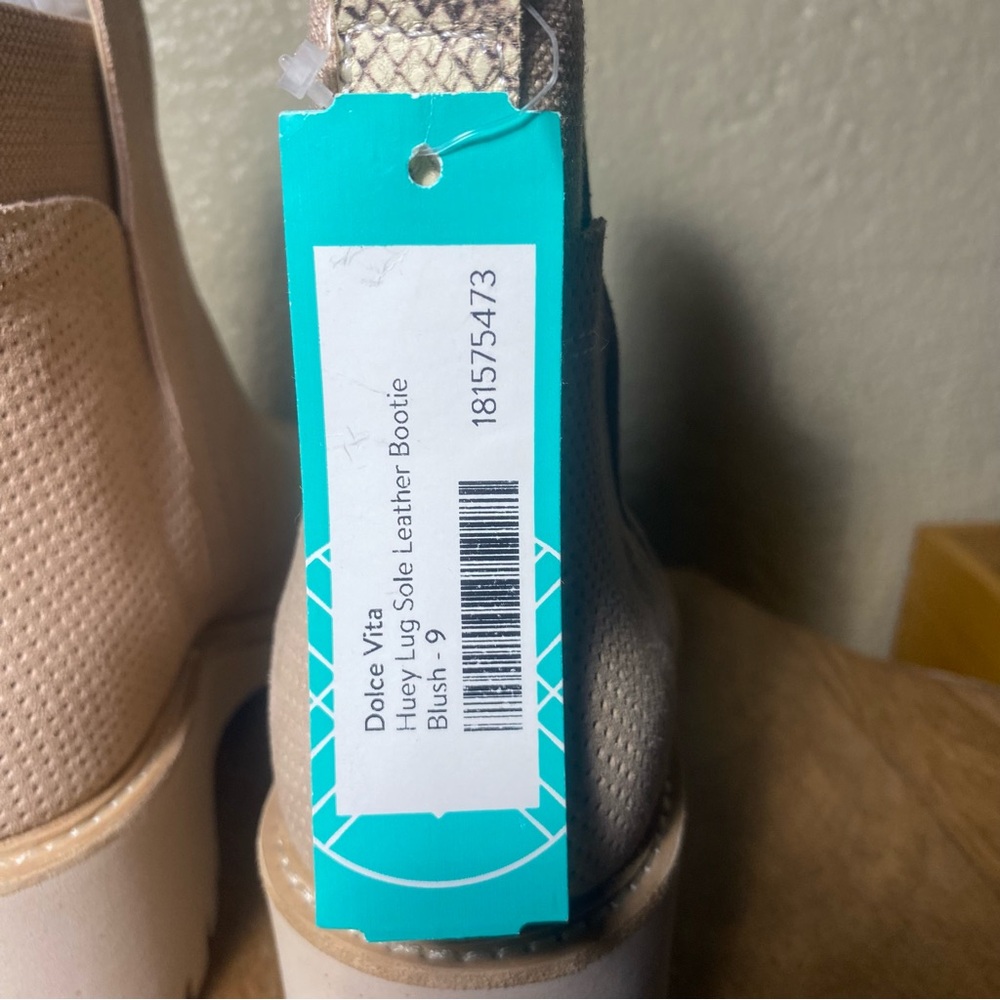 Dolce Vita Blush Leather Bootie with Lug Sole - Picture 4 of 9